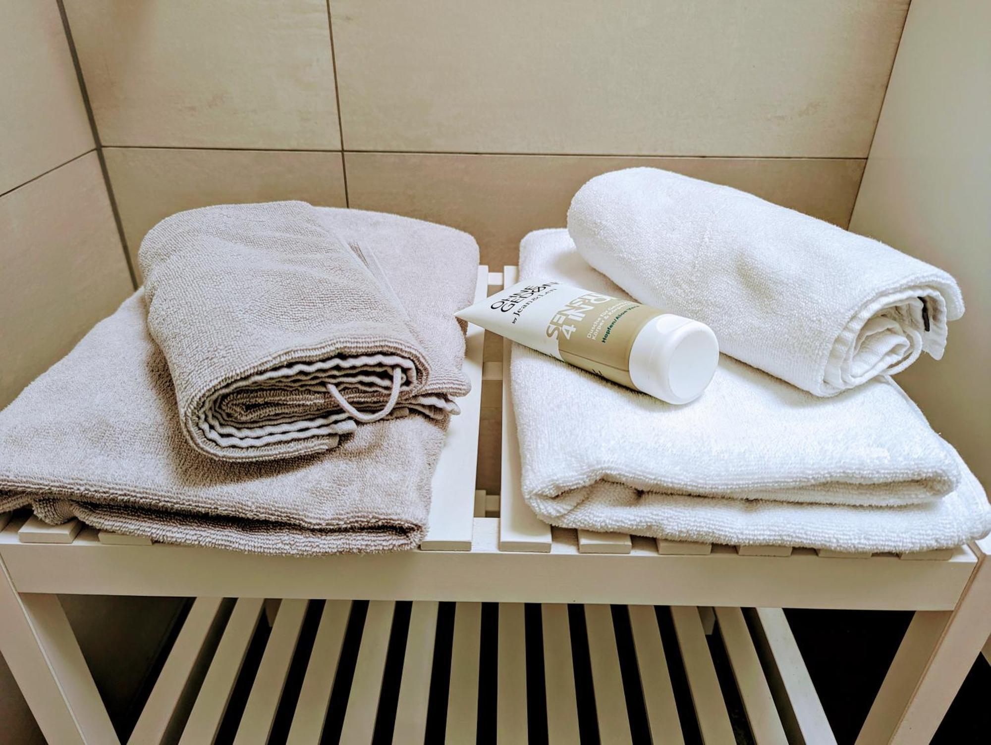 Fewo Urban Gotha-Apartment Ekhof- Am Schlosspark- Parken An Der Der Tuer- Barrierefrei, 900 Meter Zum Bahnhof - Wallbox מראה חיצוני תמונה