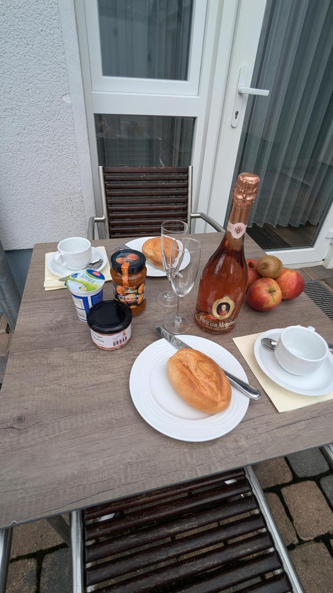 Fewo Urban Gotha-Apartment Ekhof- Am Schlosspark- Parken An Der Der Tuer- Barrierefrei, 900 Meter Zum Bahnhof - Wallbox מראה חיצוני תמונה